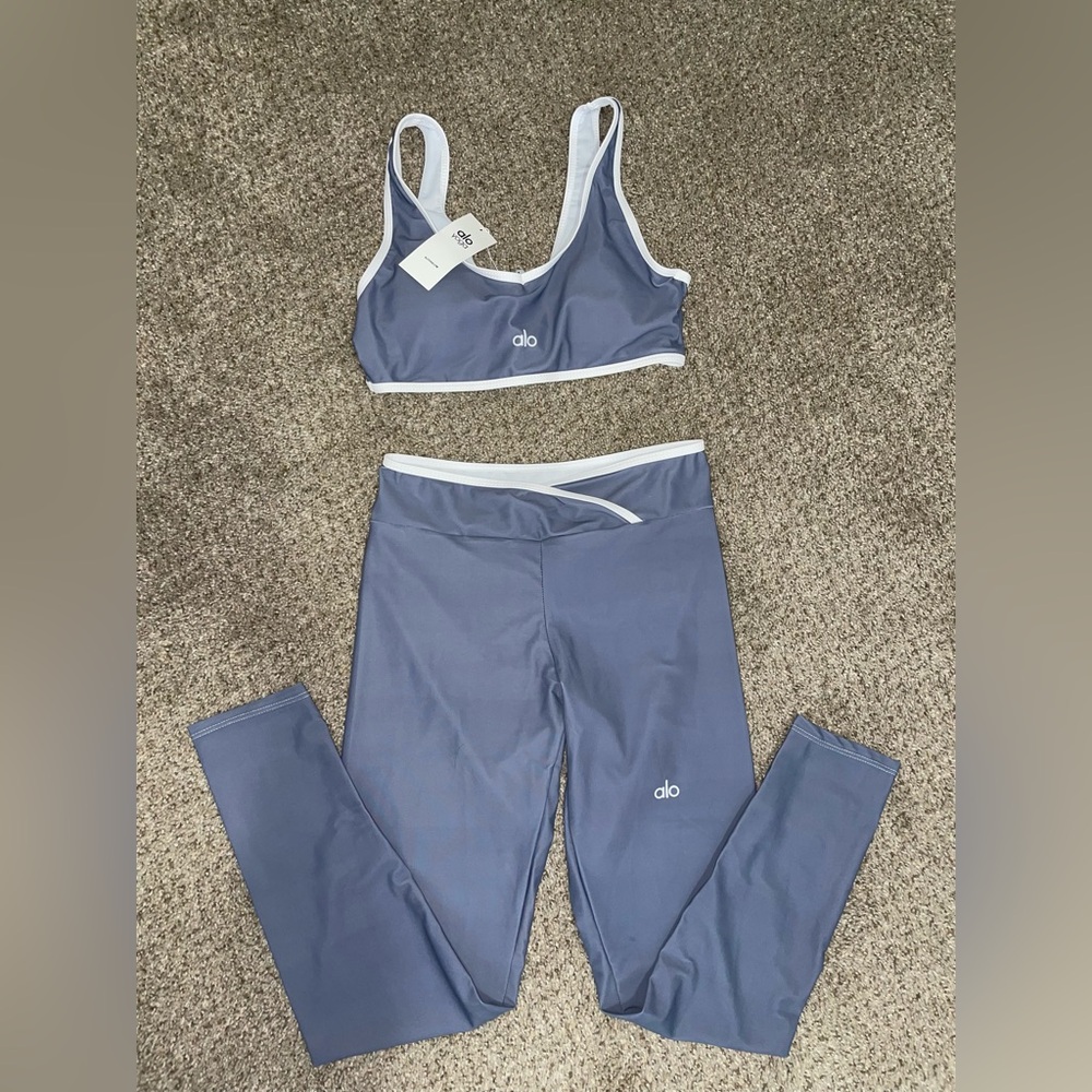 🦋Navy ALO Yoga workout set🦋